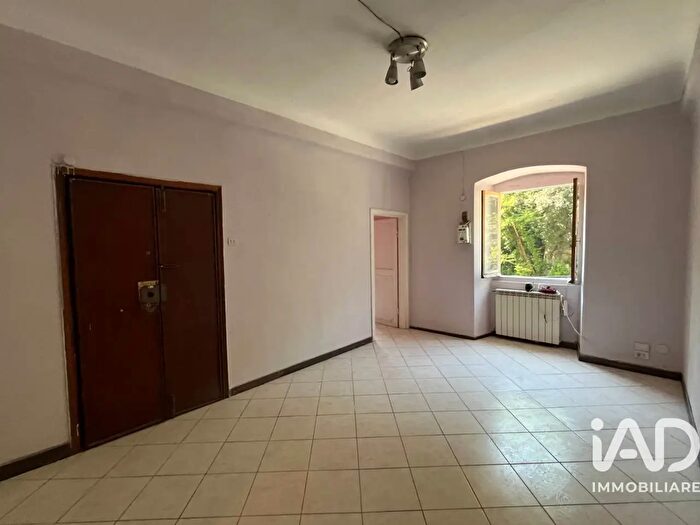 Appartamento quadrilocale in vendita in Via delle Fabbriche, Genova