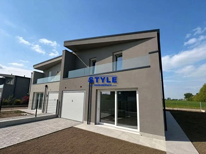 Casa con 7 locali in vendita in Fiesso DArtico