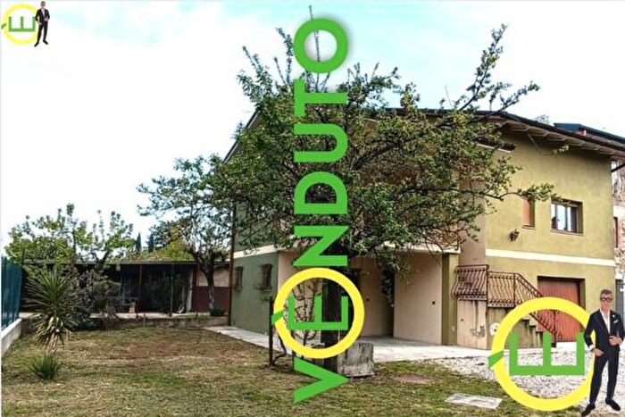 Casa bilocale in vendita in Via Pini, Cormons