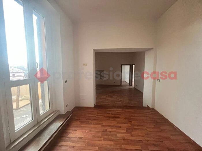 Appartamento trilocale in vendita in Fraz San Giacomo Via Germania, Spoleto