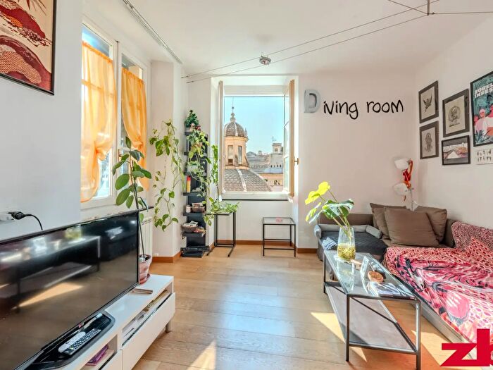 Appartamento bilocale in vendita in Via San Pietro della Porta, Genova