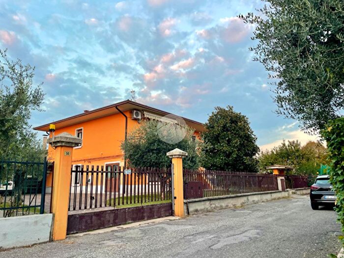 Casa quadrilocale in vendita in Via Bondinelli, Puegnago Sul Garda