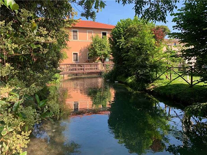 Casa con 9 locali in vendita in Loc Casco dellAcqua, Trevi