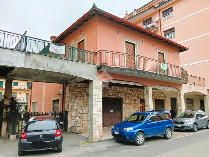 Casa con 5 locali in vendita in Viale Torino, Vignole Borbera