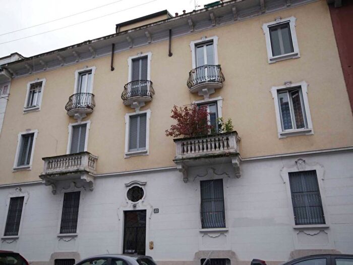 Appartamento trilocale in affitto in Via Alfredo Catalani, Casoretto, Milano