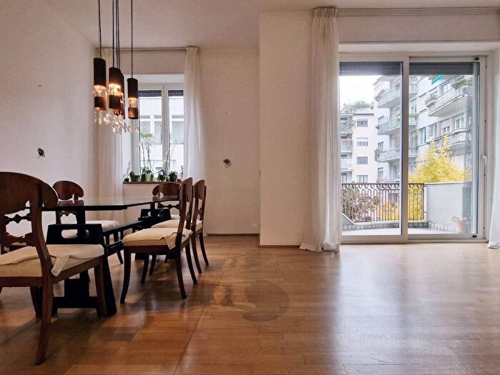 Appartamento quadrilocale in affitto in via DELLA MOSCOVA, Moscova, Milano