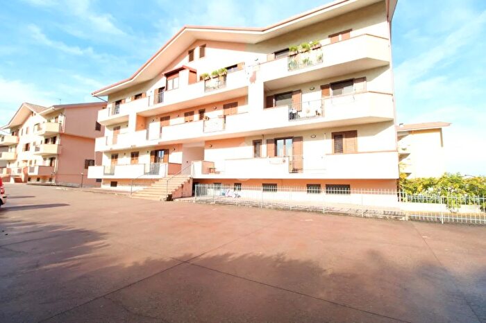 Appartamento trilocale in vendita in Via Marsala, Montalto Uffugo