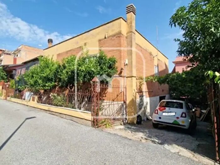 Casa con 5 locali in vendita in Via Castelbuono, Roma