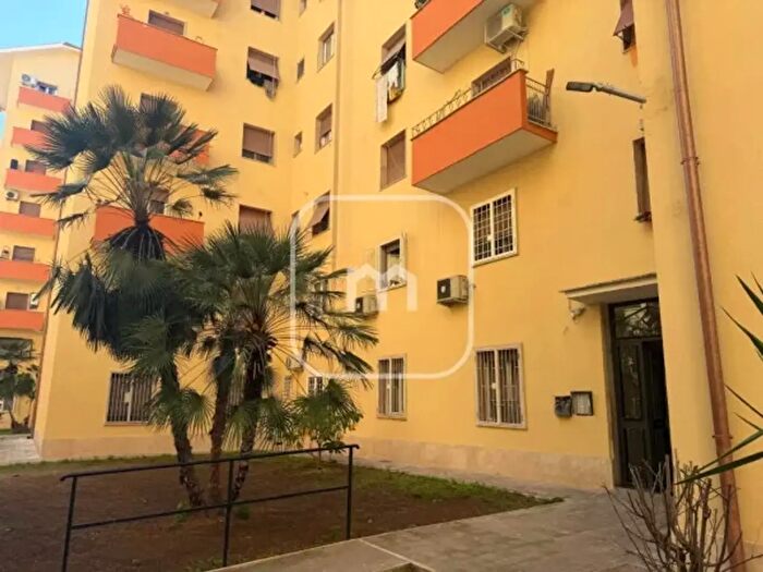 Appartamento trilocale in vendita in Via Lucio Mummio, Roma