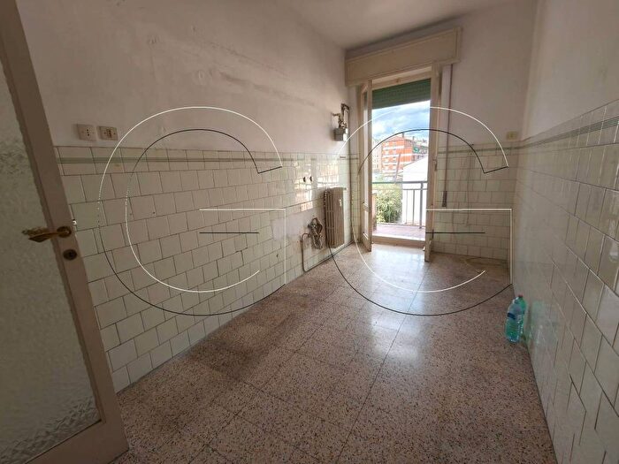 Appartamento quadrilocale in affitto in Via Eugenio Chiesa, Centro, Terni