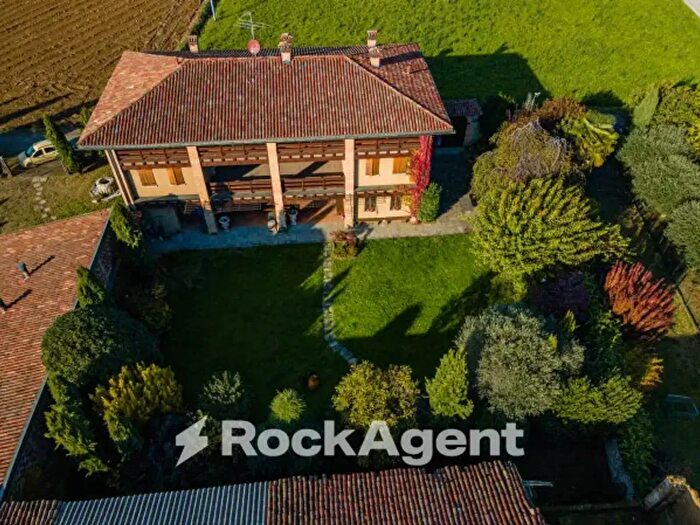 Casa con 6 locali in vendita in Strada del Monasterolo, Levate