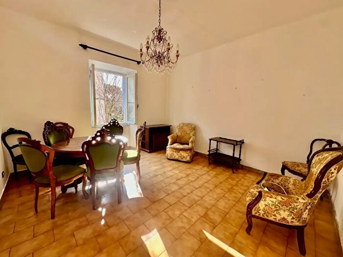 Appartamento quadrilocale in vendita in Carrara