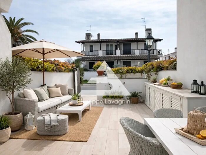 Appartamento trilocale in vendita in Via delle Gorgonie, Ardea