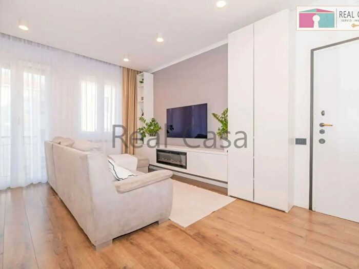 Appartamento trilocale in vendita in Via Domenichino, Modena