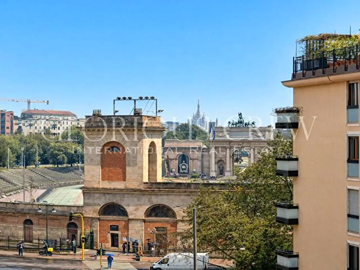 Appartamento con 5 locali in vendita in Via Domenico Balestrieri, Milano