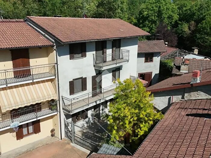 Casa con 6 locali in vendita in Str Gaudietti, San Didero