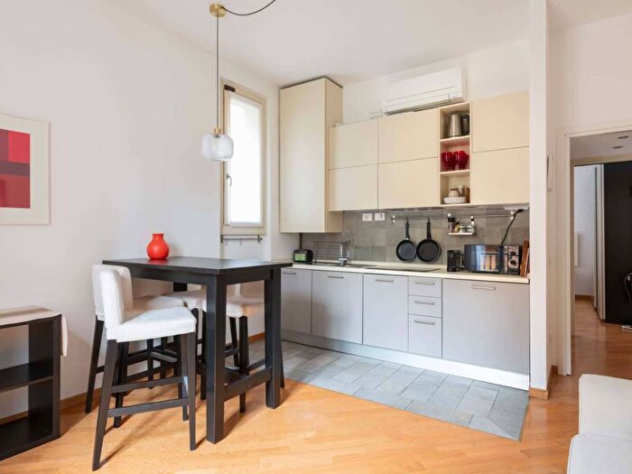 Appartamento bilocale in affitto in Via del Torchio, Carrobbio, Milano