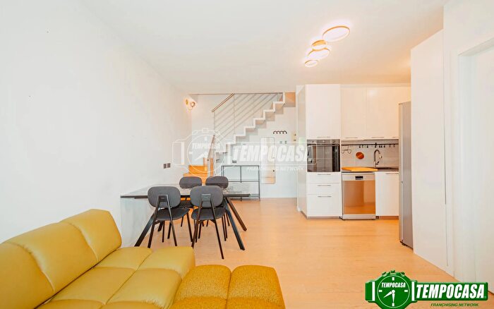 Appartamento trilocale in vendita in Via Sandro Pertini, Rosate