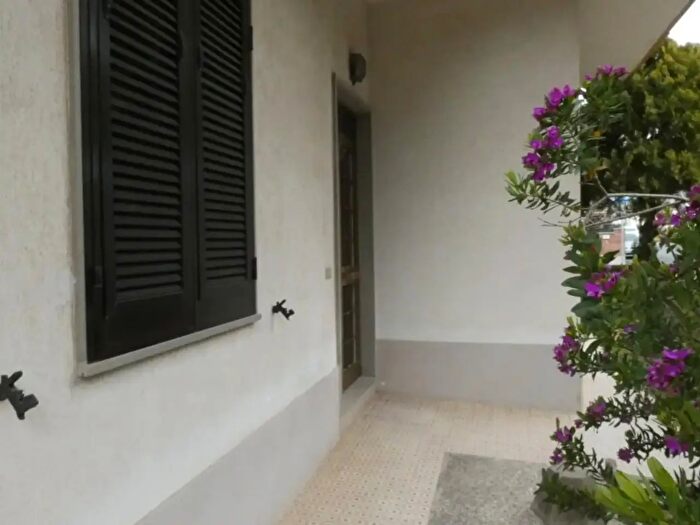 Casa con 10 locali in vendita in Rosignano Marittimo