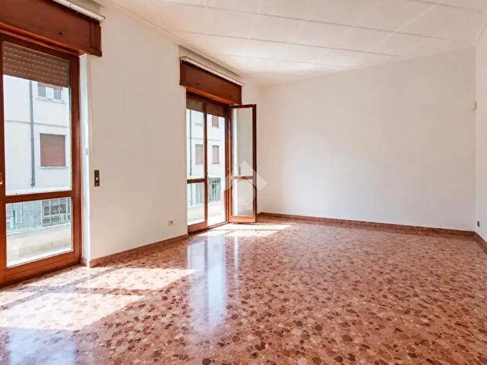 Appartamento quadrilocale in vendita in Via Alessandro Manzoni, Cusano Milanino