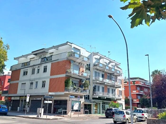 Appartamento trilocale in vendita in Via Donato Bramante, Latina