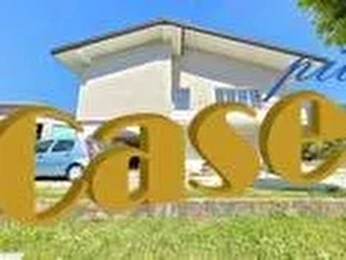 Casa con 13 locali in vendita in Camaiore