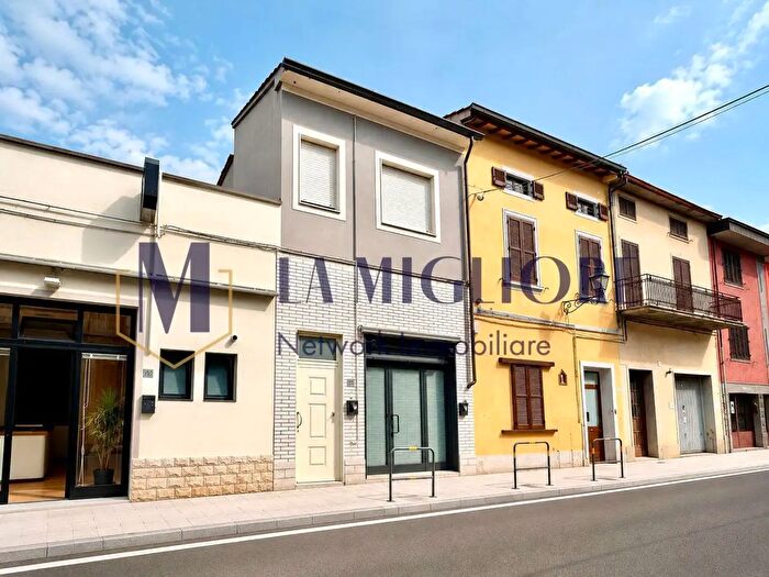 Appartamento trilocale in vendita in Via Andrea Costa, Prato