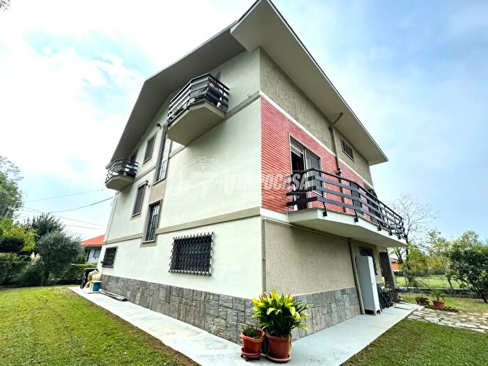 Casa con 10 locali in vendita in Via Ciriè, Givoletto