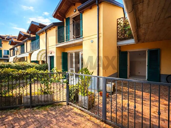 Case in Vendita e in Affitto - 2