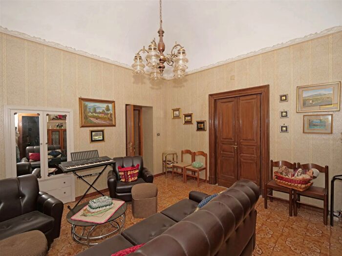 Casa con 6 locali in vendita in Via Roma, Randazzo