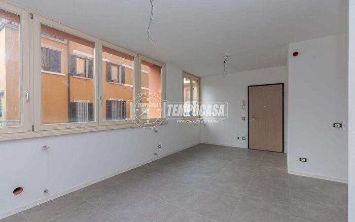 Appartamento trilocale in vendita in Via Tremellini, Foresto Sparso