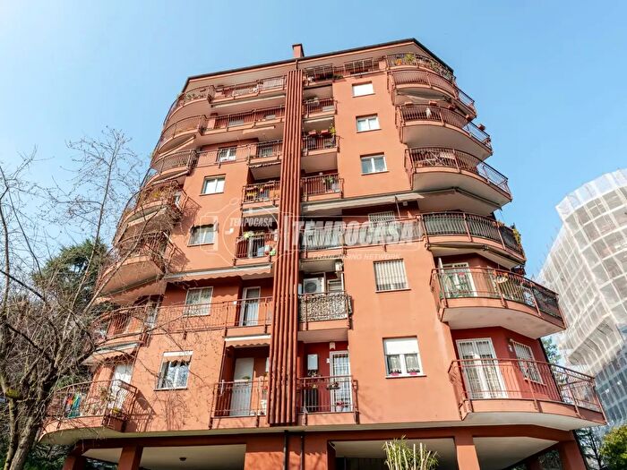 Appartamento quadrilocale in vendita in Via Esopo, Milano