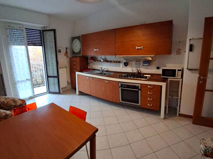 Appartamento trilocale in affitto in Via Pasquale Fornari, Gambara, Milano