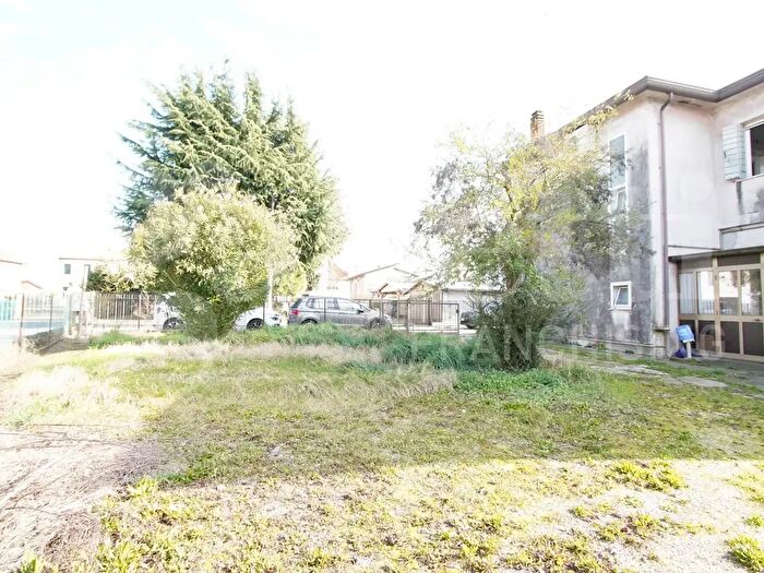 Casa quadrilocale in vendita in Via Triestina, Venezia