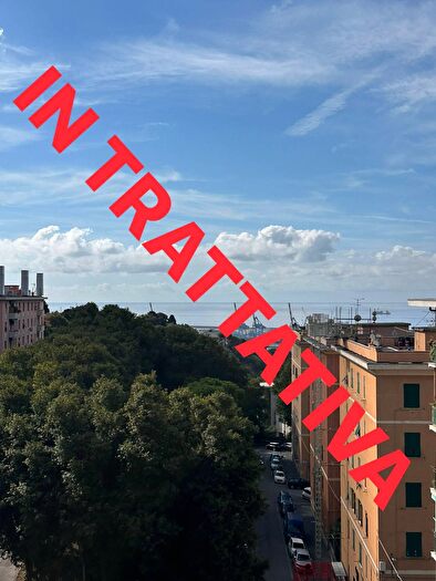 Appartamento con 6 locali in vendita in Via Ferrara, Genova