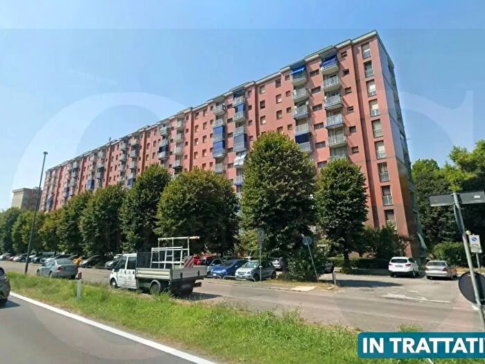 Appartamento trilocale in vendita in Viale Italia, Corsico