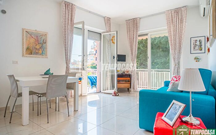 Appartamento bilocale in vendita in Via dei Glicini, Rapallo