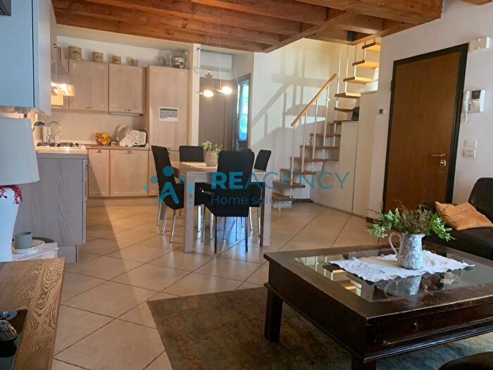 Appartamento quadrilocale in vendita in Via Gaetano Maccà, Vicenza