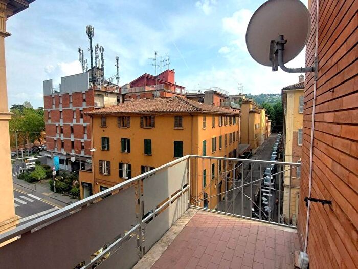 Appartamento quadrilocale in affitto in Via Andrea Costa, Costa, Bologna