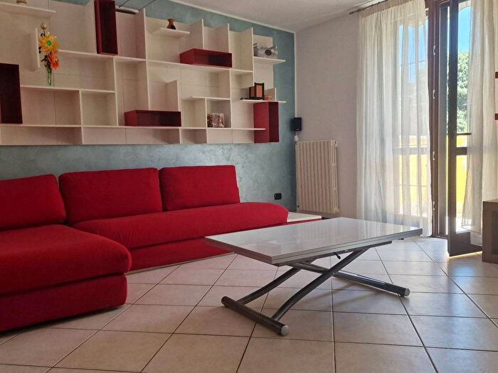 Appartamento trilocale in affitto in Via dei Tigli, Centro, Cassina de Pecchi