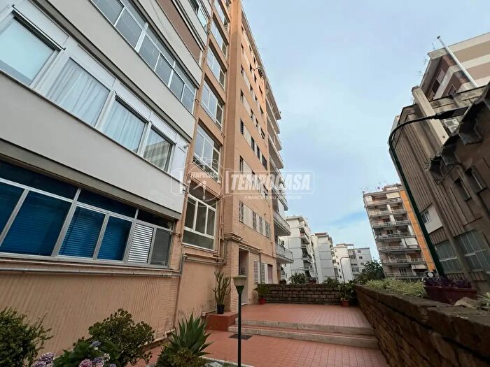Appartamento con 5 locali in vendita in Via Giulio Natta, Napoli