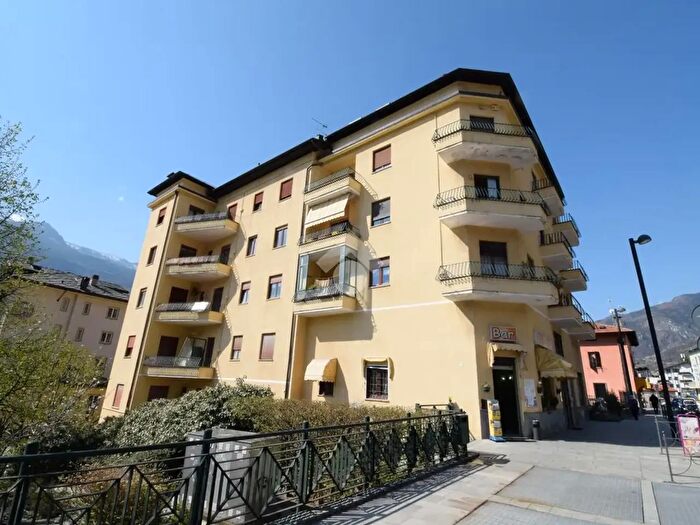 Appartamento quadrilocale in vendita in Via Roma, Saint Vincent