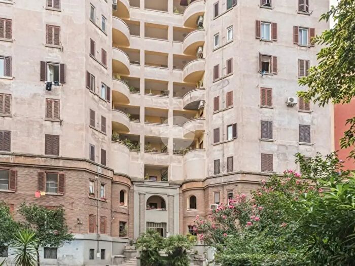 Appartamento trilocale in affitto in Via di Donna Olimpia, Roma