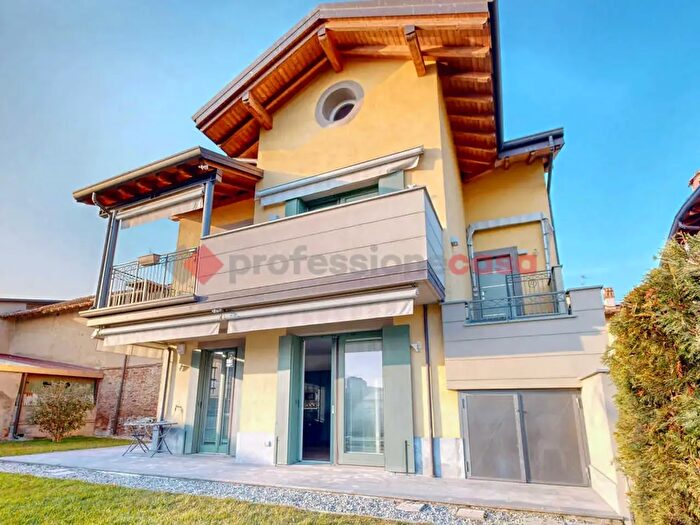 Case in Vendita e in Affitto - 2