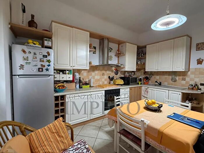 Appartamento quadrilocale in vendita in Via Martiri della Liberta, Ventimiglia