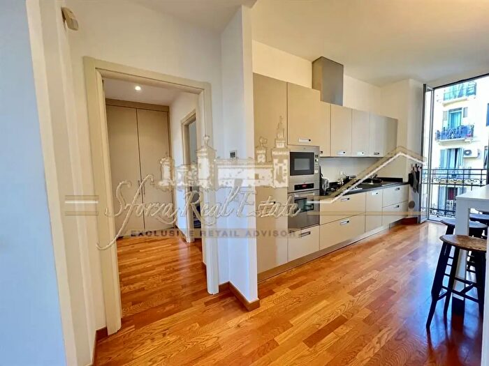Appartamento trilocale in affitto in Via Washington, Milano
