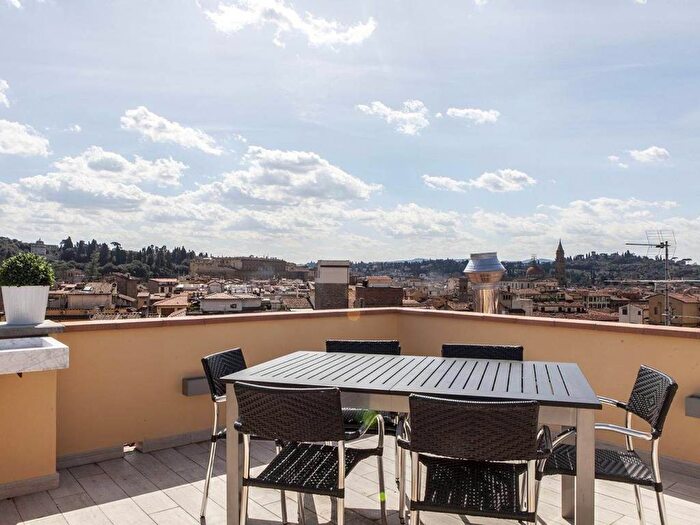 Appartamento con 6 locali in affitto in Piazza della Repubblica, Firenze