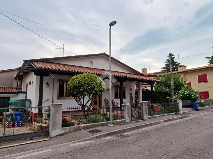 Casa quadrilocale in vendita in Via Borgo Rinascimento, Riese Pio X