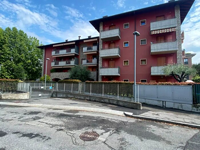 Appartamento bilocale in vendita in Via Giacomo Leopardi, Seriate