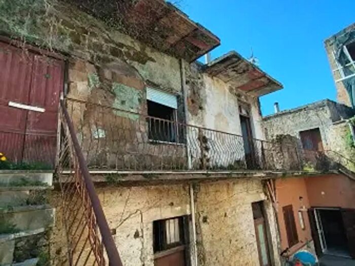 Casa quadrilocale in vendita in Via Giosuè Carducci, Tufino